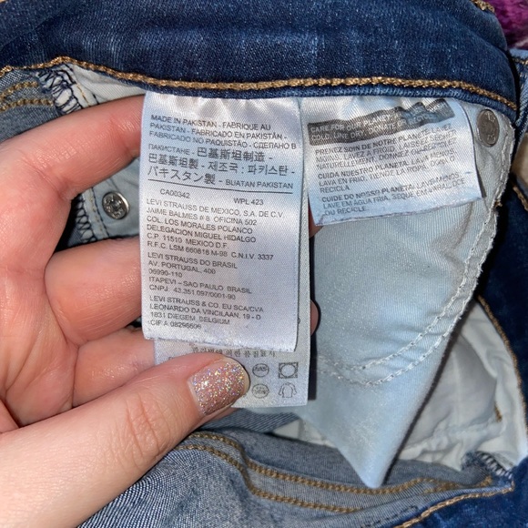 Levi Size 28 Shaping Straight Jeans - Picture 2 of 4